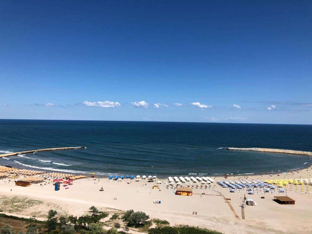 Beachfront Apartment Apartment Constanta